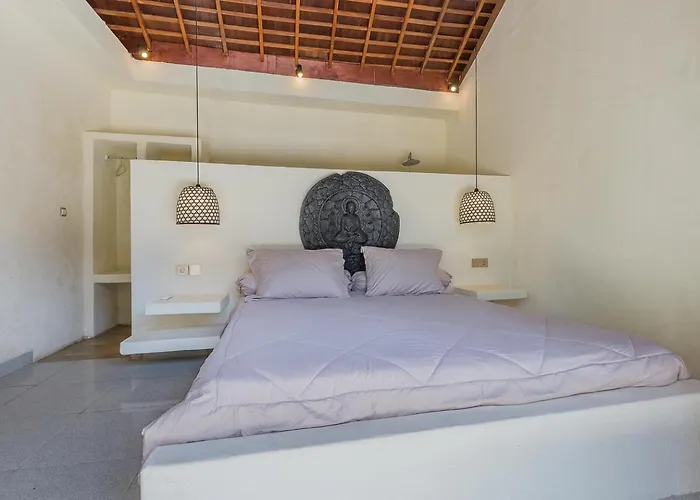 Villa Tropical Complex *