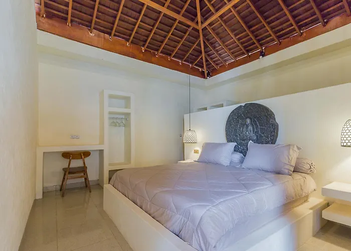 Villa Tropical Complex *